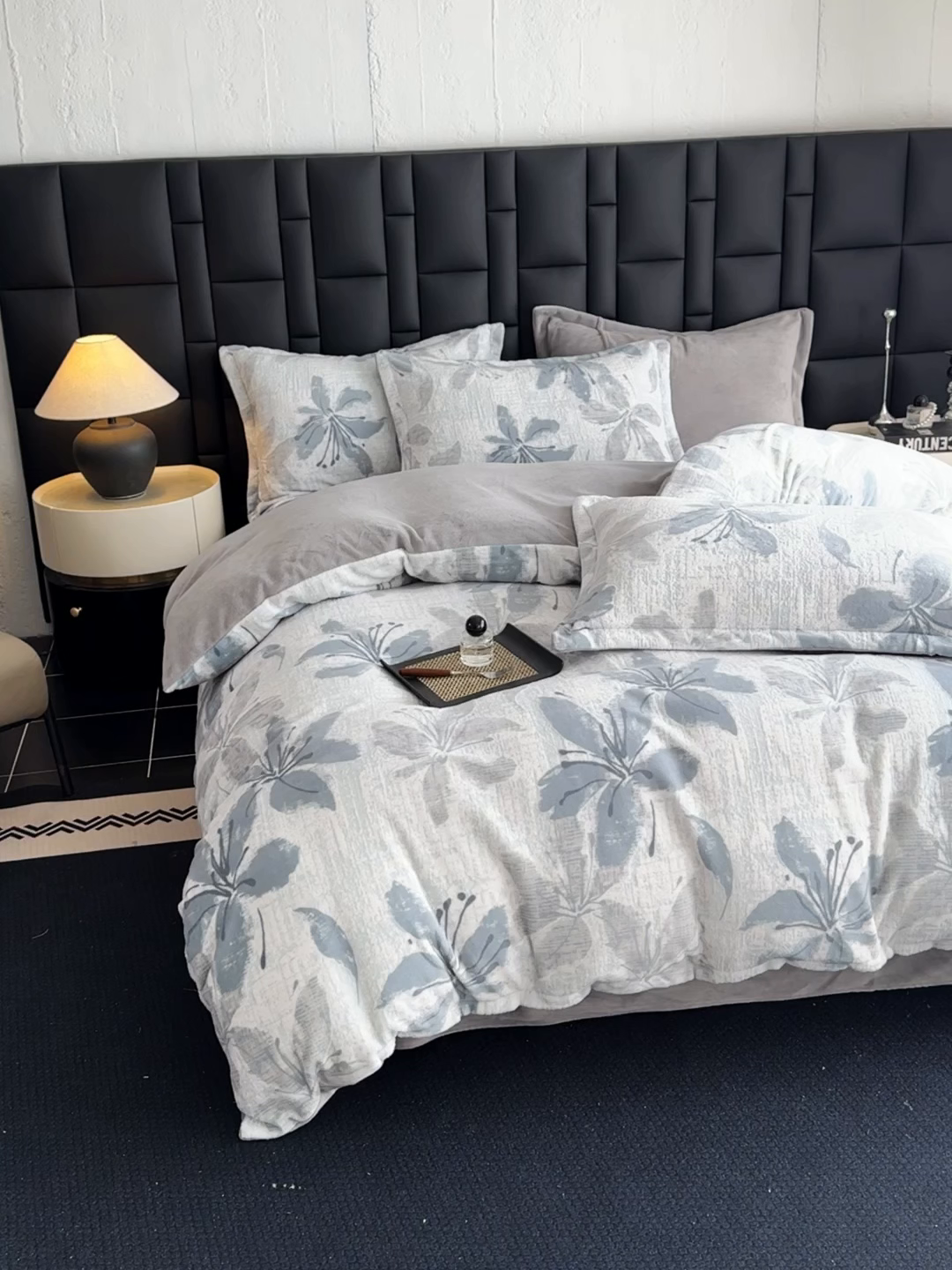 91家纺网 家纺一手货源 找家纺 （总）金盛纺 2025新款亲肤舒适高克重雕花绒系列四件套（可定制）