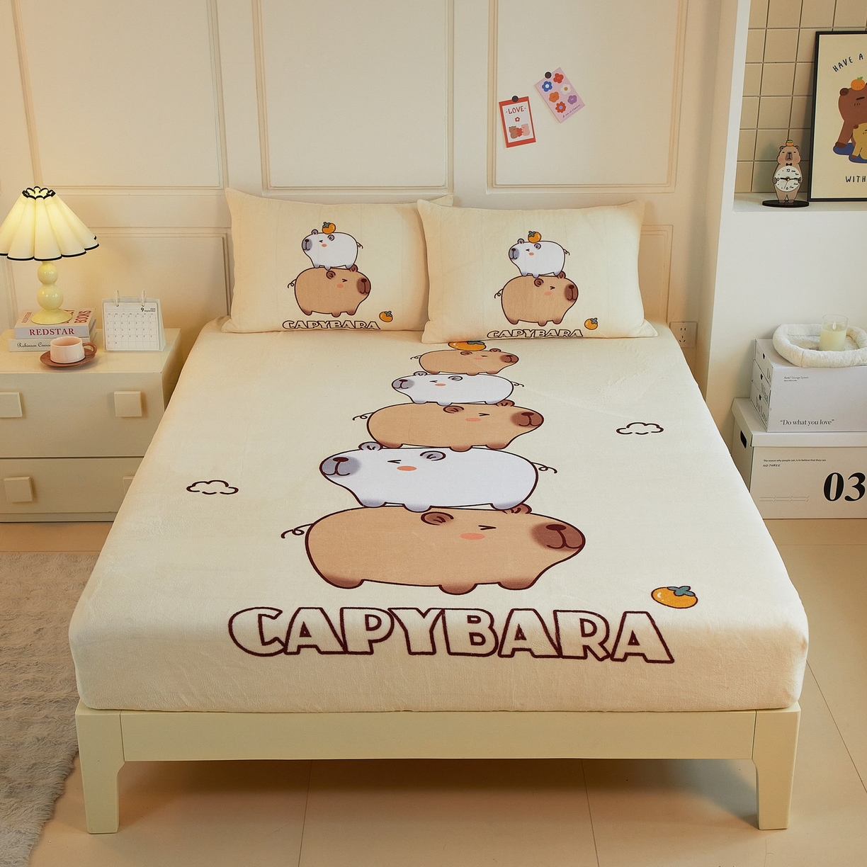 91家纺网 家纺一手货源 找家纺 （总）蘭菲家纺 2025新款保暖舒适卡皮巴拉牛奶绒系列单品床笠