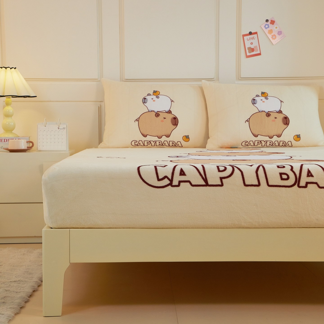 91家纺网 家纺一手货源 找家纺 （总）蘭菲家纺 2025新款保暖舒适卡皮巴拉牛奶绒系列单品床笠