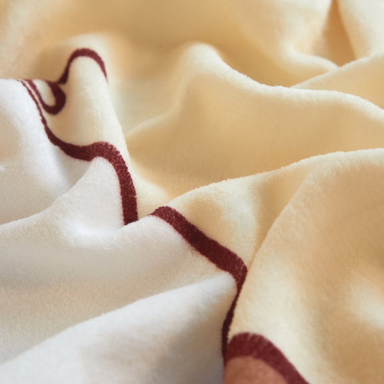 91家纺网 家纺一手货源 找家纺 （总）蘭菲家纺 2025新款保暖舒适卡皮巴拉牛奶绒系列单品床笠