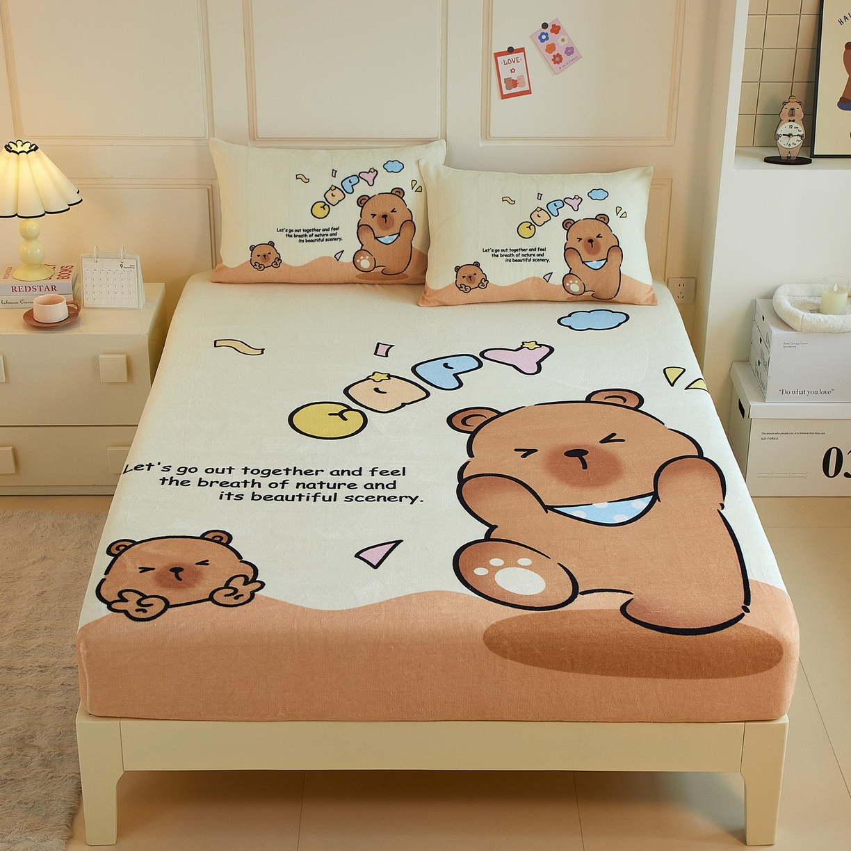 91家纺网 家纺一手货源 找家纺 （总）蘭菲家纺 2025新款保暖舒适卡皮巴拉牛奶绒系列单品床笠