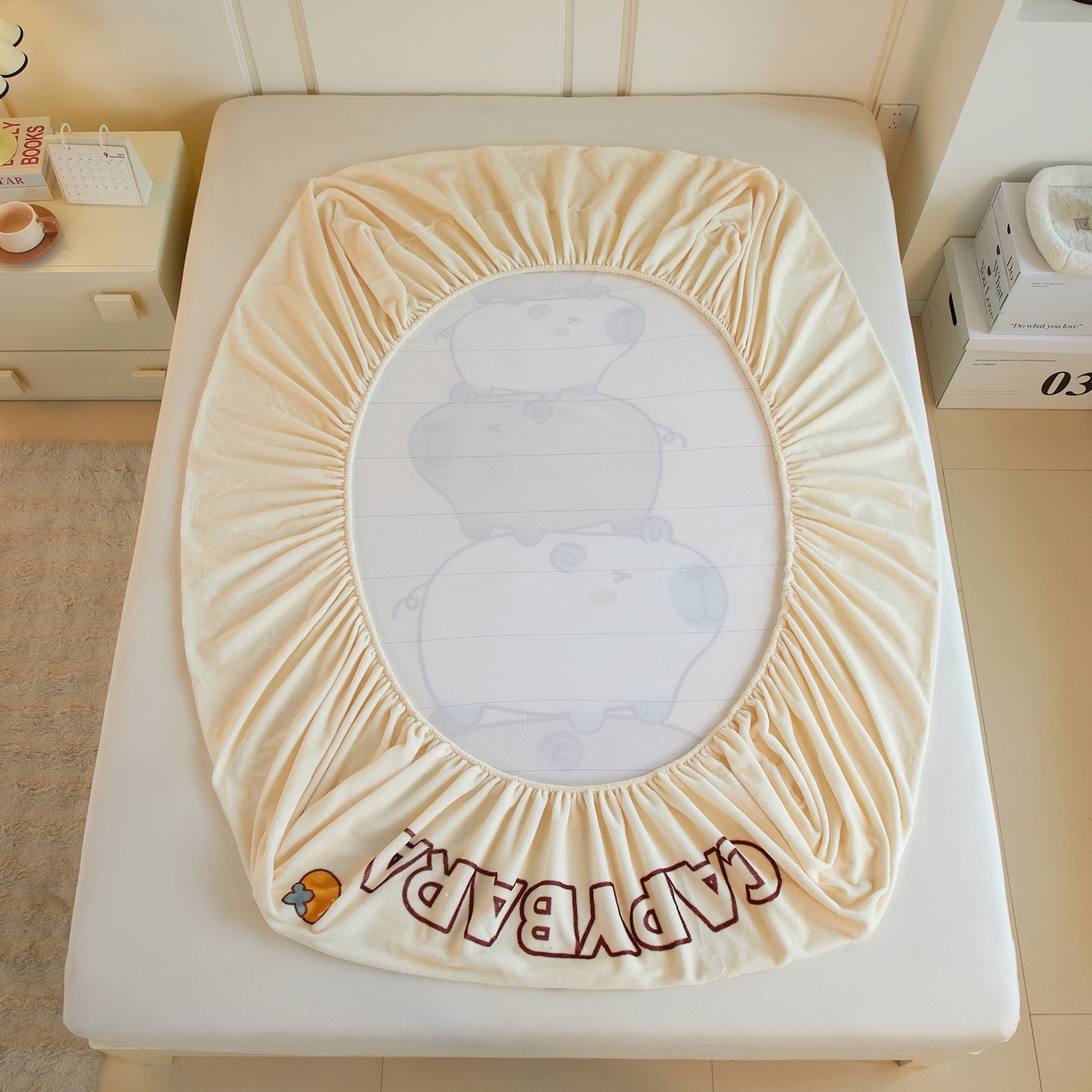 91家纺网 家纺一手货源 找家纺 蘭菲家纺 2025新款保暖舒适卡皮巴拉牛奶绒系列单品床笠 沉浸式