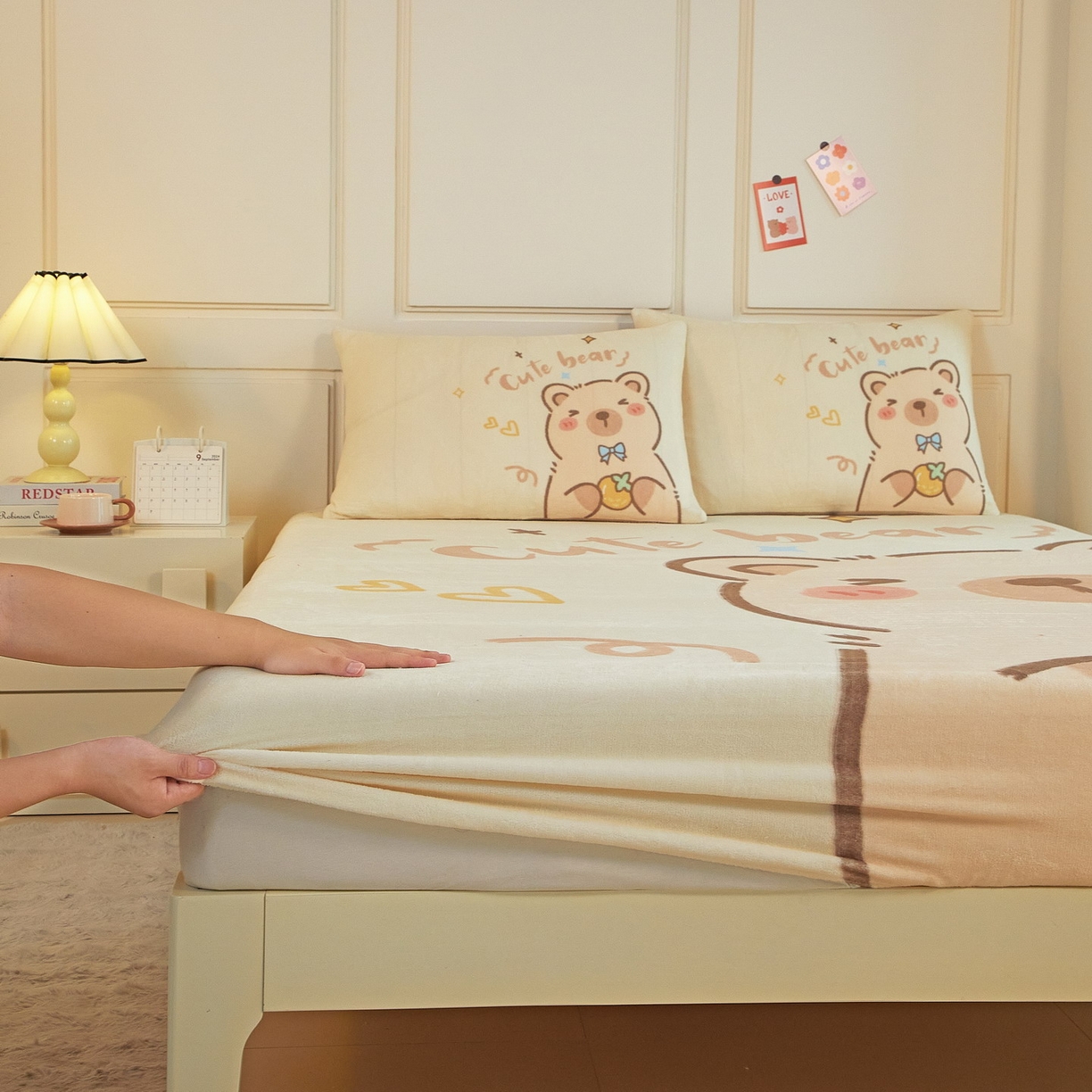 91家纺网 家纺一手货源 找家纺 蘭菲家纺 2025新款保暖舒适卡皮巴拉牛奶绒系列单品床笠 大美豚