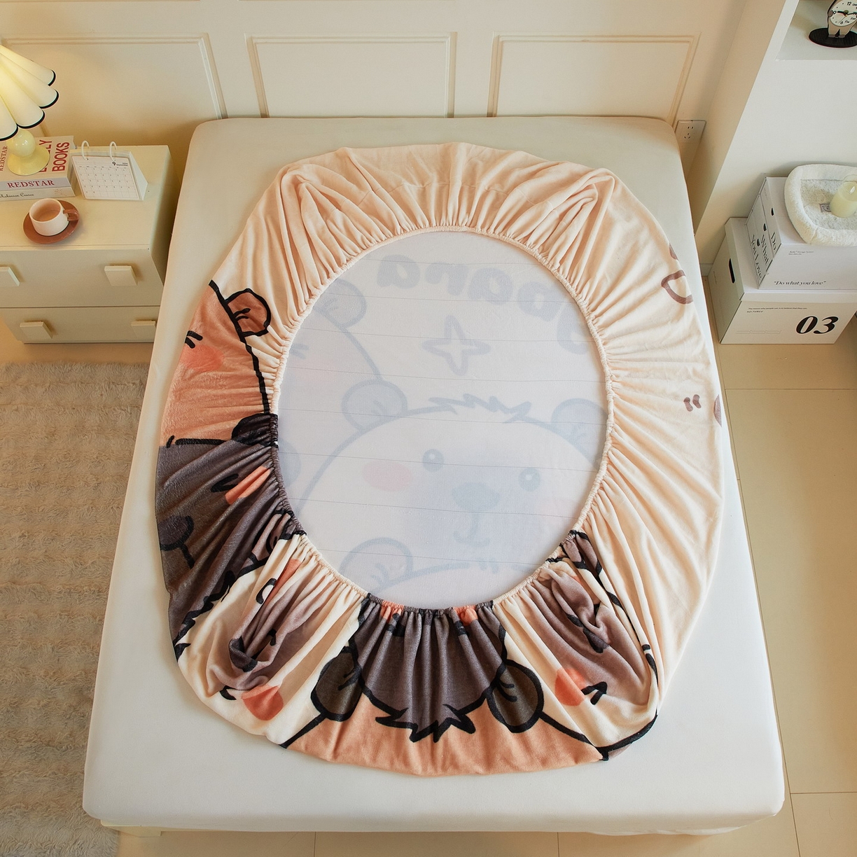 91家纺网 家纺一手货源 找家纺 蘭菲家纺 2025新款保暖舒适卡皮巴拉牛奶绒系列单品床笠 豚一家