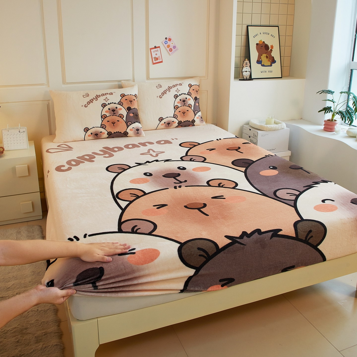 91家纺网 家纺一手货源 找家纺 蘭菲家纺 2025新款保暖舒适卡皮巴拉牛奶绒系列单品床笠 豚一家