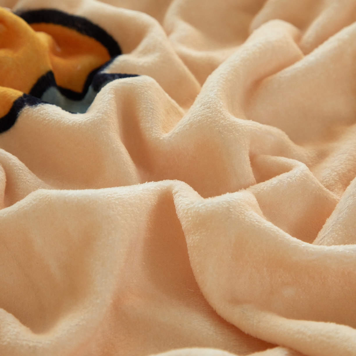 91家纺网 家纺一手货源 找家纺 蘭菲家纺 2025新款保暖舒适卡皮巴拉牛奶绒系列单品床笠 征服拉