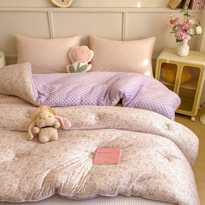 91家纺网 家纺一手货源 找家纺 米菲 2025新款针织豆豆冬被被子被芯 花海-粉