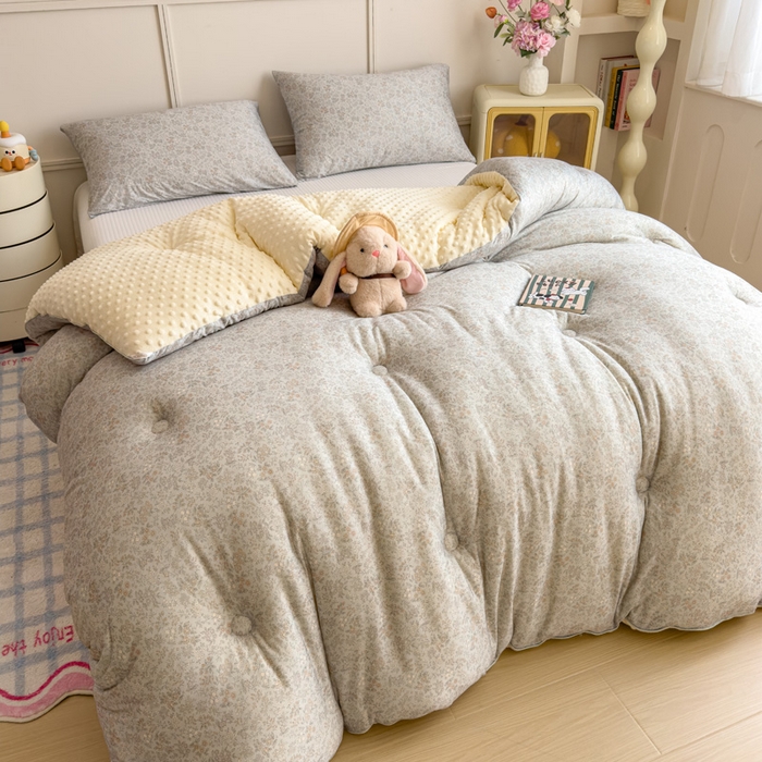 91家纺网 家纺一手货源 找家纺 米菲 2025新款针织豆豆冬被被子被芯 花海-灰