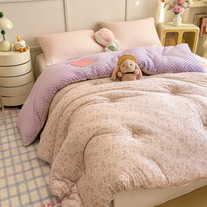 91家纺网 家纺一手货源 找家纺 米菲 2025新款针织豆豆冬被被子被芯 花海-粉