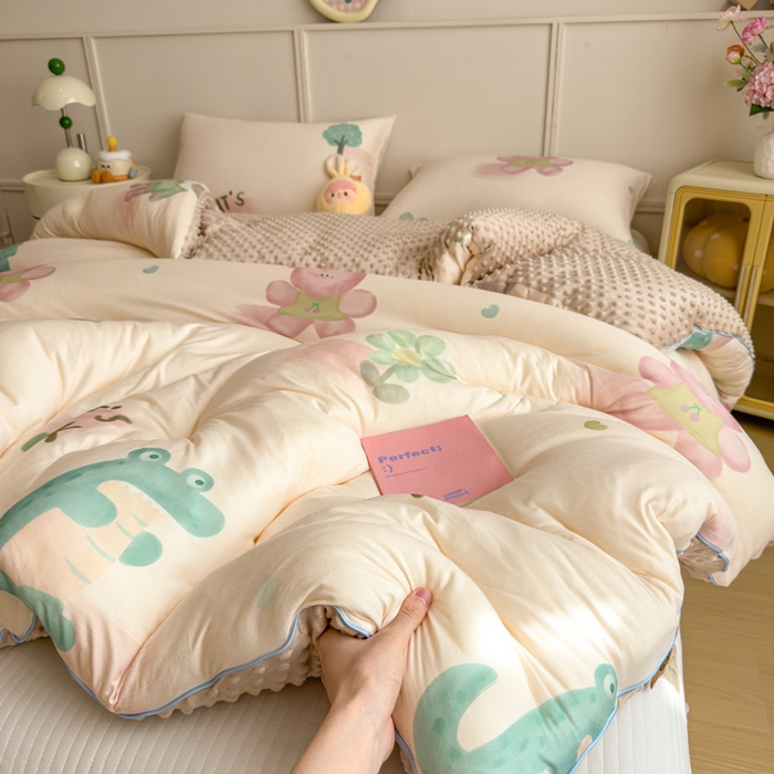 91家纺网 家纺一手货源 找家纺 米菲 2025新款针织豆豆冬被被子被芯 小伙伴