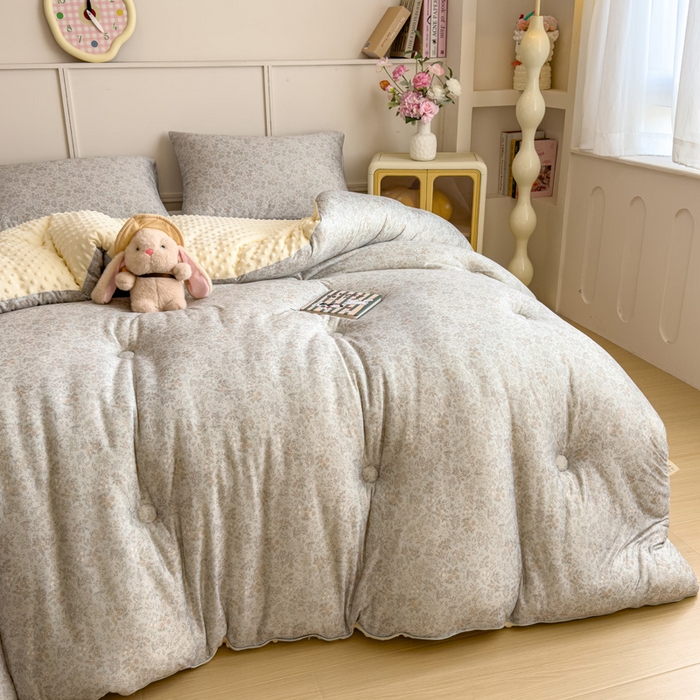 91家纺网 家纺一手货源 找家纺 米菲 2025新款针织豆豆冬被被子被芯 花海-灰