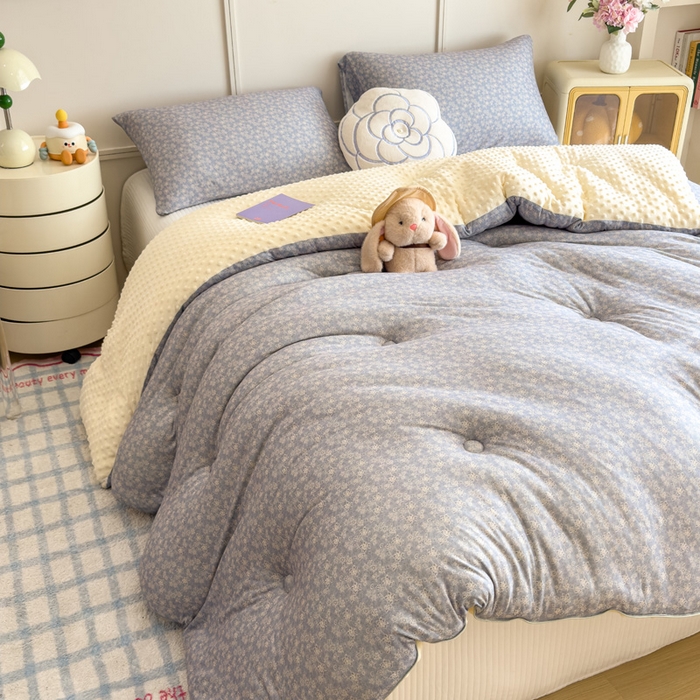 91家纺网 家纺一手货源 找家纺 米菲 2025新款针织豆豆冬被被子被芯 繁花