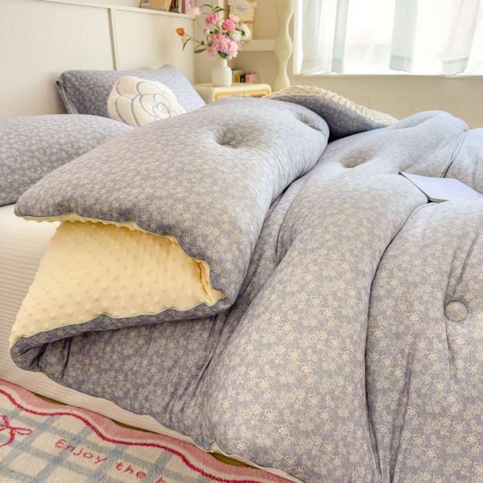 91家纺网 家纺一手货源 找家纺 米菲 2025新款针织豆豆冬被被子被芯 繁花