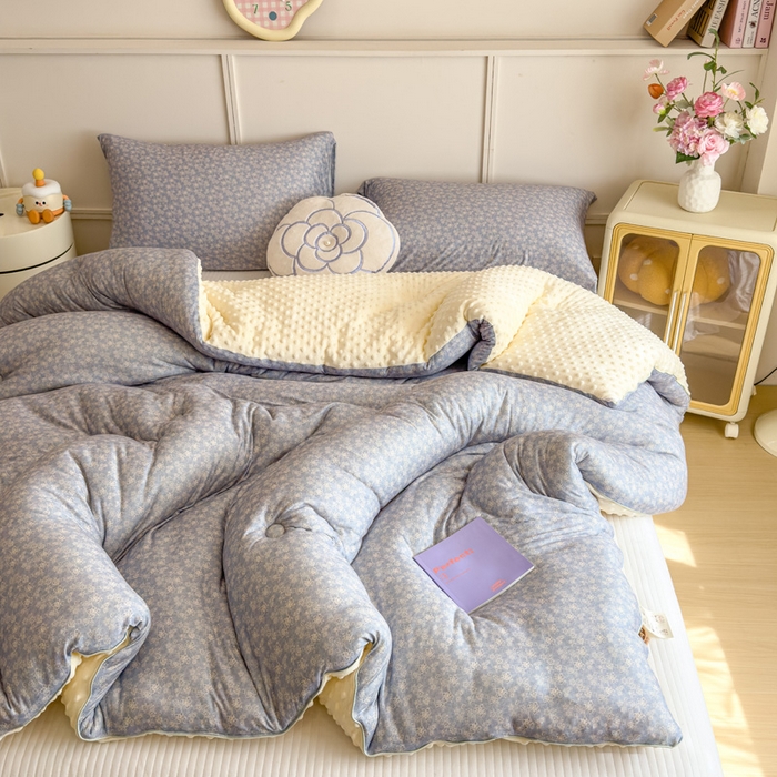 91家纺网 家纺一手货源 找家纺 米菲 2025新款针织豆豆冬被被子被芯 繁花