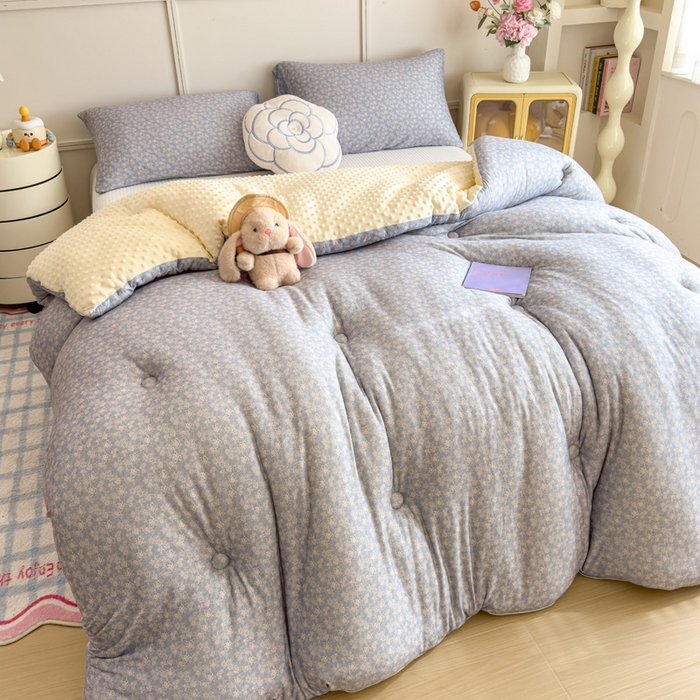 91家纺网 家纺一手货源 找家纺 米菲 2025新款针织豆豆冬被被子被芯 繁花