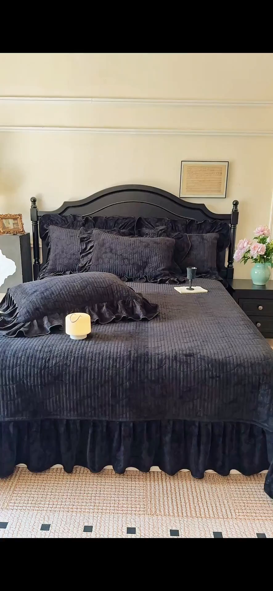 91家纺网 家纺一手货源 找家纺 宜凡家纺 2025新款婴儿绒压花全夹棉床盖四件套 韵雅-黑天鹅