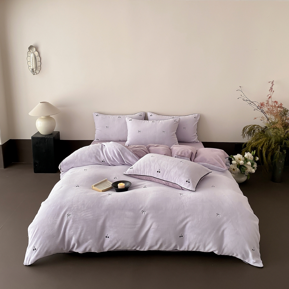 91家纺网 家纺一手货源 找家纺 时亿家居 2025新款280g牛奶绒四件套-黑樱梦境 黑樱梦境-葡萄紫