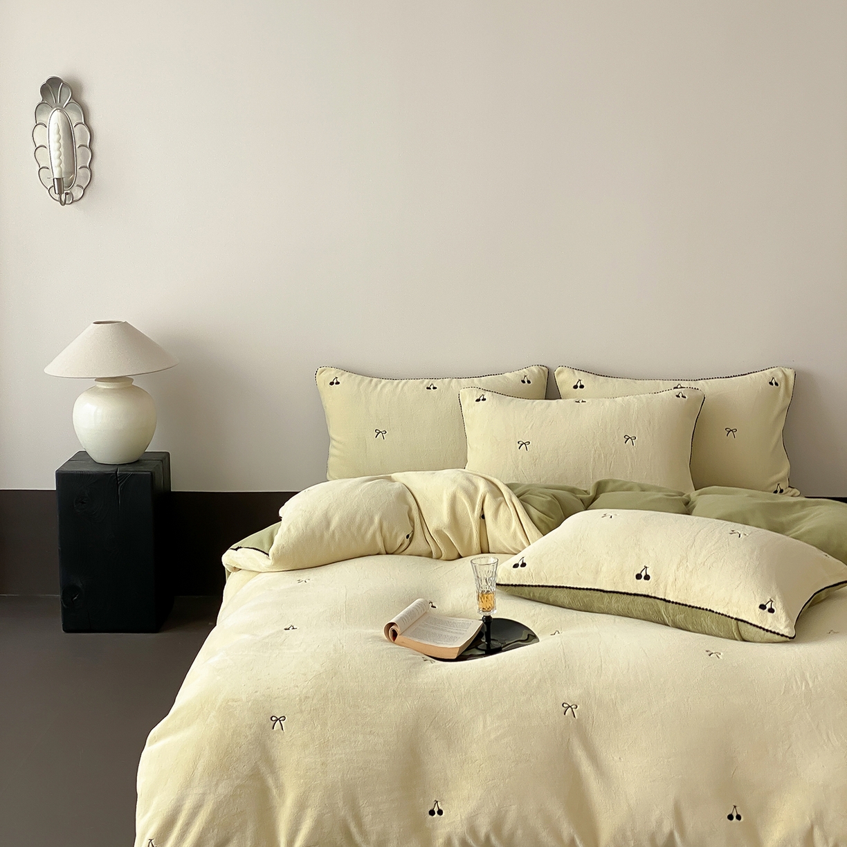 91家纺网 家纺一手货源 找家纺 时亿家居 2025新款280g牛奶绒四件套-黑樱梦境 黑樱梦境-青绿