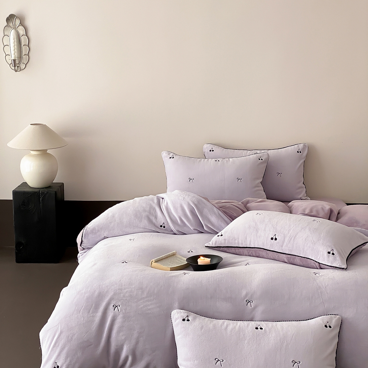 91家纺网 家纺一手货源 找家纺 时亿家居 2025新款280g牛奶绒四件套-黑樱梦境 黑樱梦境-葡萄紫