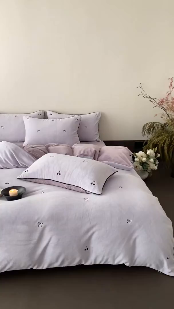 91家纺网 家纺一手货源 找家纺 时亿家居 2025新款280g牛奶绒四件套-黑樱梦境 黑樱梦境-葡萄紫