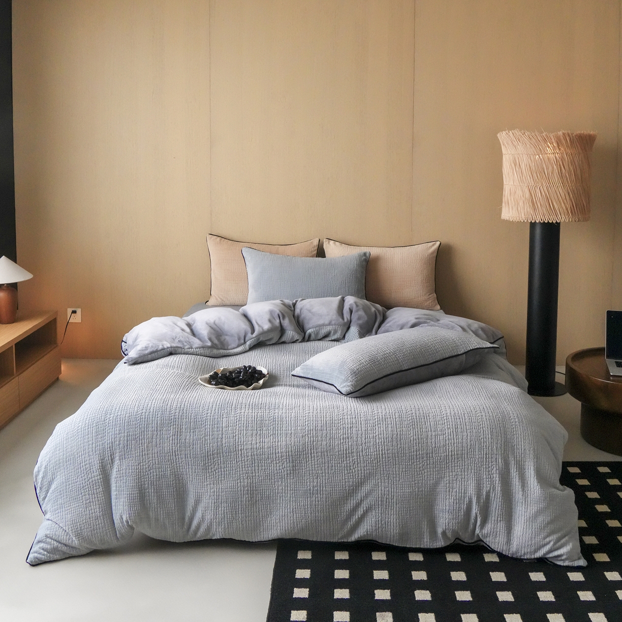 91家纺网 家纺一手货源 找家纺 （总）三味舒屋 2025新款230克高克重雕花牛奶绒麻绳款四件套-素纹