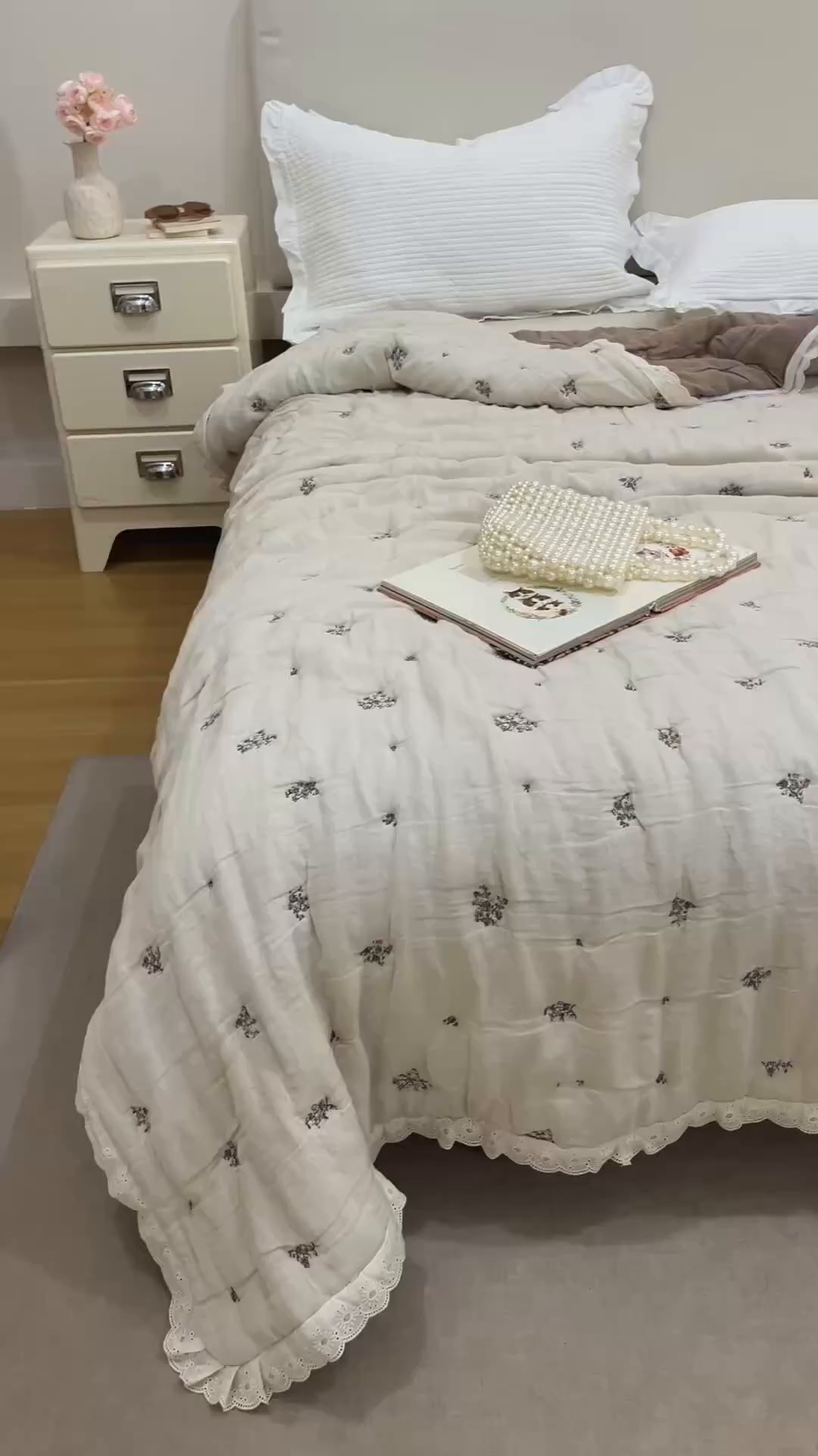 91家纺网 家纺一手货源 找家纺 麻依 2025新款安心棉十层纱布泡芙被全棉纱布被子被芯 漫语