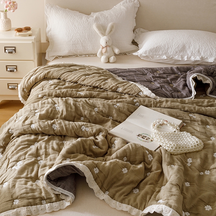 91家纺网 家纺一手货源 找家纺 麻依 2025新款安心棉十层纱布泡芙被全棉纱布被子被芯 梅屿-绿