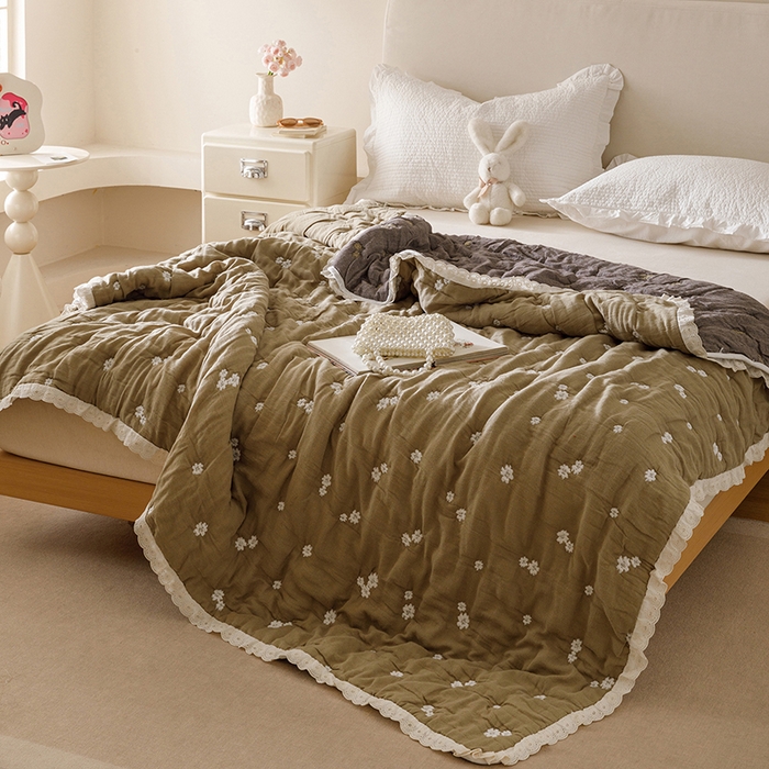 91家纺网 家纺一手货源 找家纺 麻依 2025新款安心棉十层纱布泡芙被全棉纱布被子被芯 梅屿-绿