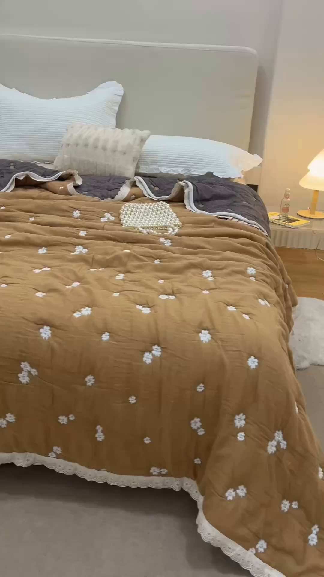 91家纺网 家纺一手货源 找家纺 麻依 2025新款安心棉十层纱布泡芙被全棉纱布被子被芯 梅屿-驼