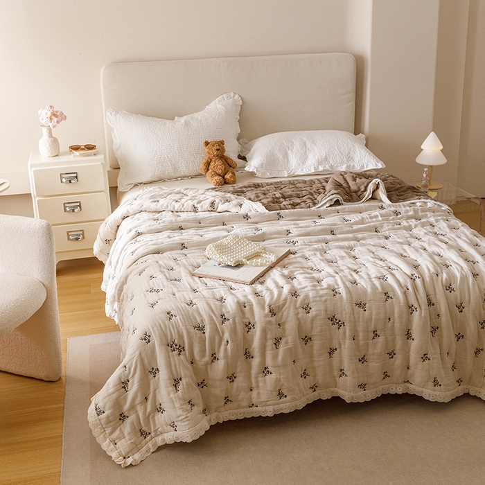 91家纺网 家纺一手货源 找家纺 麻依 2025新款安心棉十层纱布泡芙被全棉纱布被子被芯 木栖