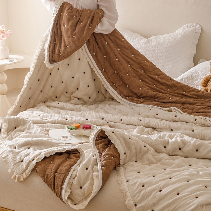 91家纺网 家纺一手货源 找家纺 麻依 2025新款安心棉十层纱布泡芙被全棉纱布被子被芯 小波点