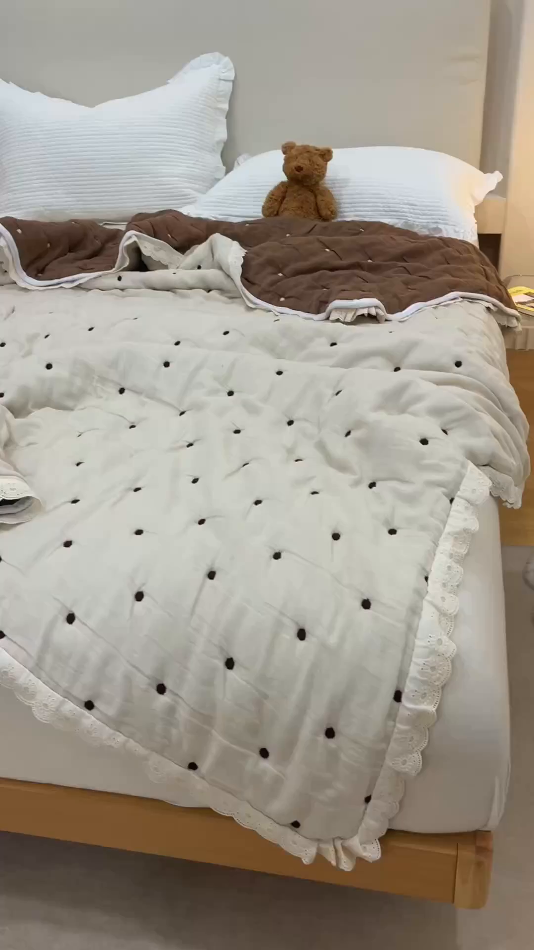 91家纺网 家纺一手货源 找家纺 麻依 2025新款安心棉十层纱布泡芙被全棉纱布被子被芯 小波点