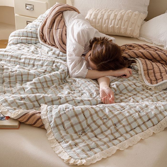 91家纺网 家纺一手货源 找家纺 麻依 2025新款安心棉十层纱布泡芙被全棉纱布被子被芯 伊慕