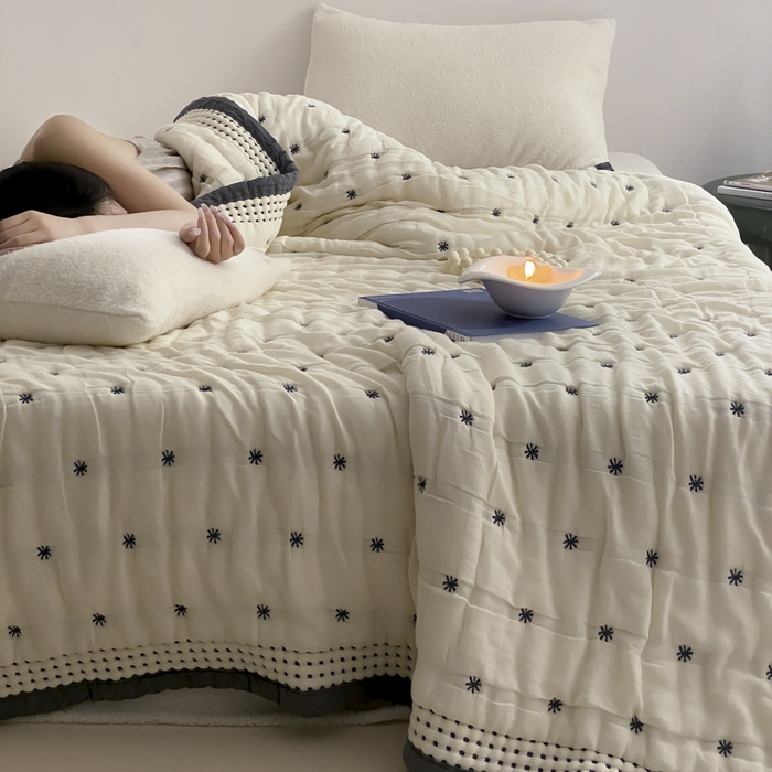 91家纺网 家纺一手货源 找家纺 麻依 2025新款韩国泡芙被十层全棉纱布被子被芯 点点星