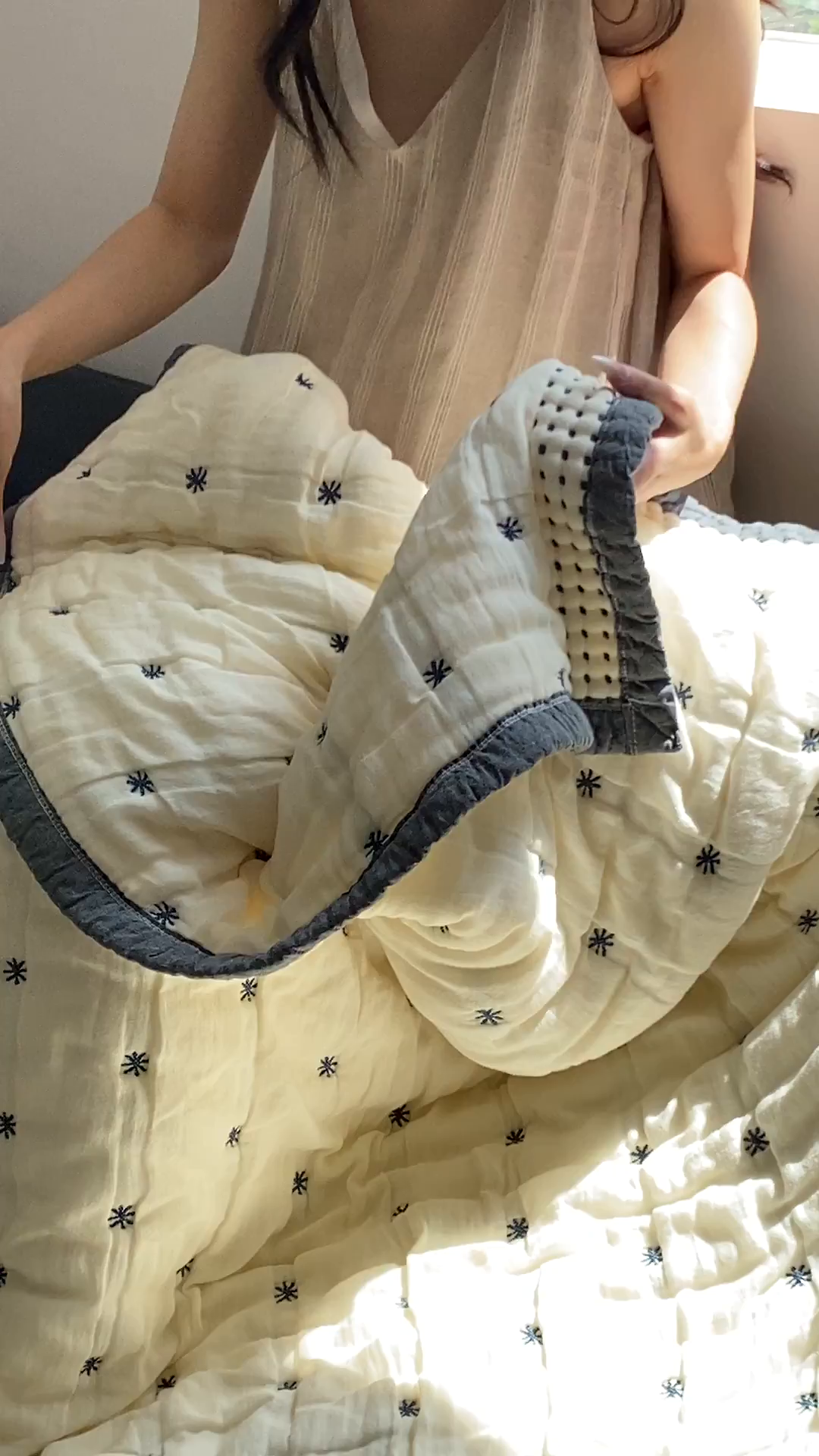 91家纺网 家纺一手货源 找家纺 麻依 2025新款韩国泡芙被十层全棉纱布被子被芯 点点星