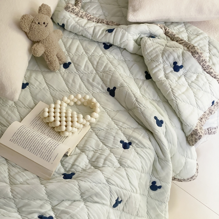 91家纺网 家纺一手货源 找家纺 麻依 2025新款韩国泡芙被十层全棉纱布被子被芯 蓝色米奇