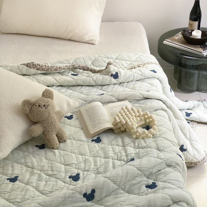 91家纺网 家纺一手货源 找家纺 麻依 2025新款韩国泡芙被十层全棉纱布被子被芯 蓝色米奇