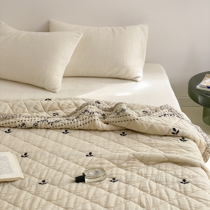 91家纺网 家纺一手货源 找家纺 麻依 2025新款韩国泡芙被十层全棉纱布被子被芯 三叶草