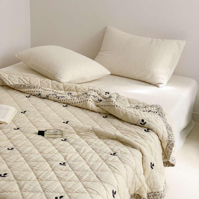 91家纺网 家纺一手货源 找家纺 麻依 2025新款韩国泡芙被十层全棉纱布被子被芯 三叶草