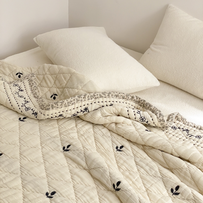 91家纺网 家纺一手货源 找家纺 麻依 2025新款韩国泡芙被十层全棉纱布被子被芯 三叶草