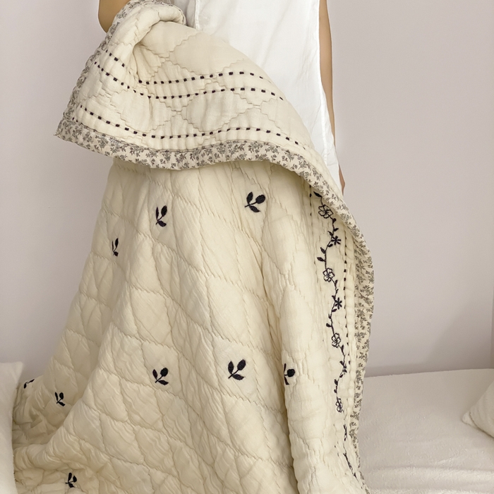 91家纺网 家纺一手货源 找家纺 麻依 2025新款韩国泡芙被十层全棉纱布被子被芯 三叶草