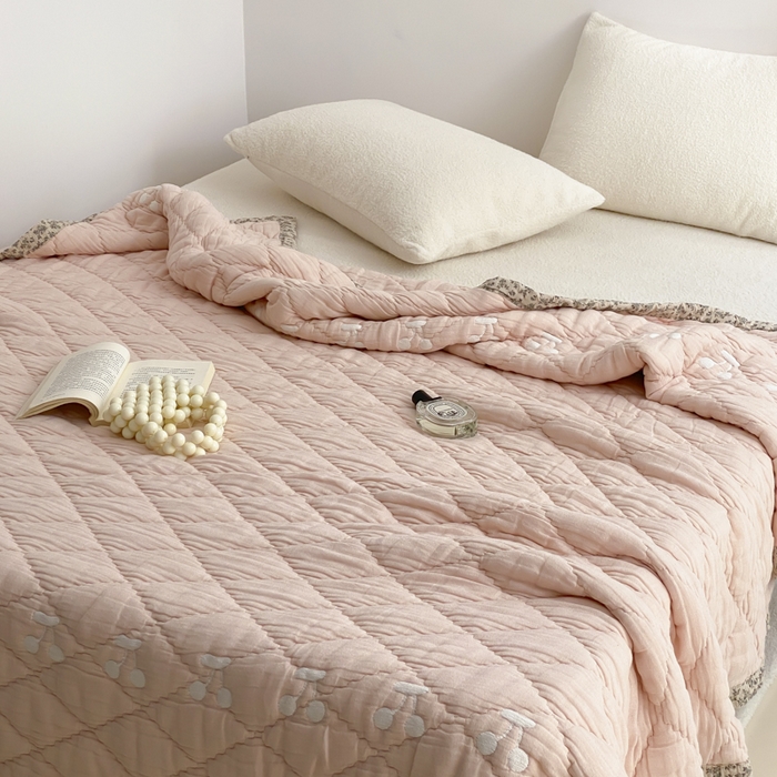 91家纺网 家纺一手货源 找家纺 麻依 2025新款韩国泡芙被十层全棉纱布被子被芯 樱桃派