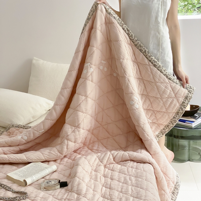 91家纺网 家纺一手货源 找家纺 麻依 2025新款韩国泡芙被十层全棉纱布被子被芯 樱桃派