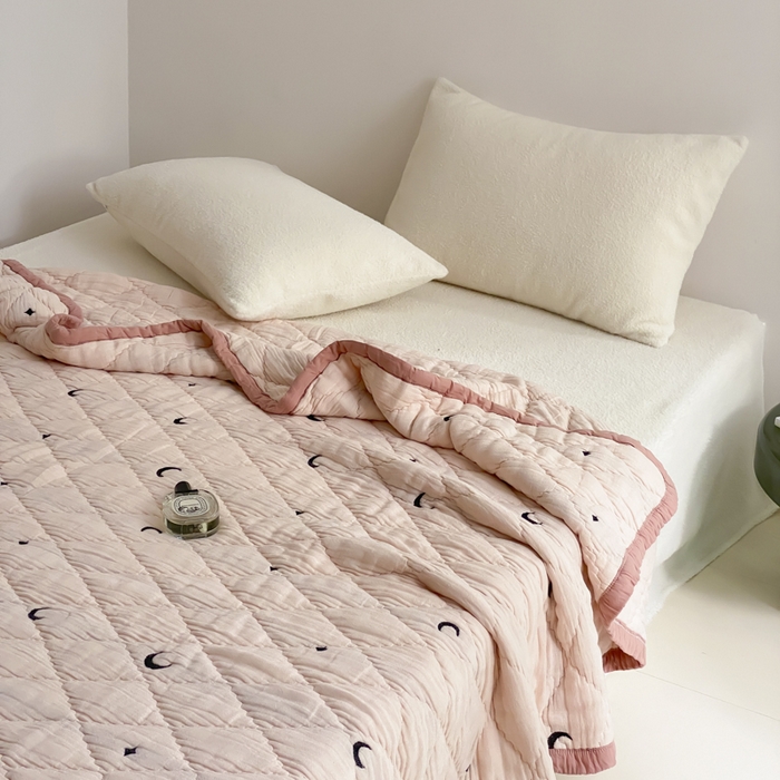 91家纺网 家纺一手货源 找家纺 麻依 2025新款韩国泡芙被十层全棉纱布被子被芯 月牙