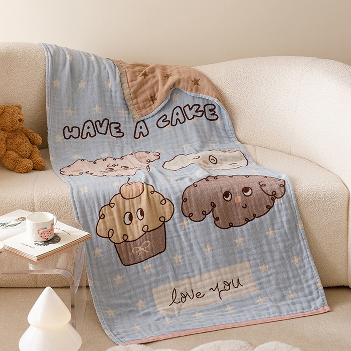 91家纺网 家纺一手货源 找家纺 麻依 2025新款全棉四层纱布浴巾披肩旅行毯 动物蛋糕