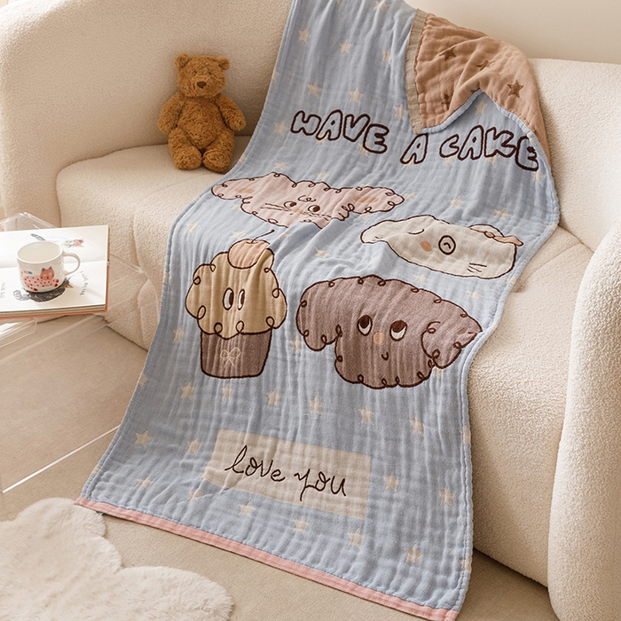 91家纺网 家纺一手货源 找家纺 麻依 2025新款全棉四层纱布浴巾披肩旅行毯 动物蛋糕