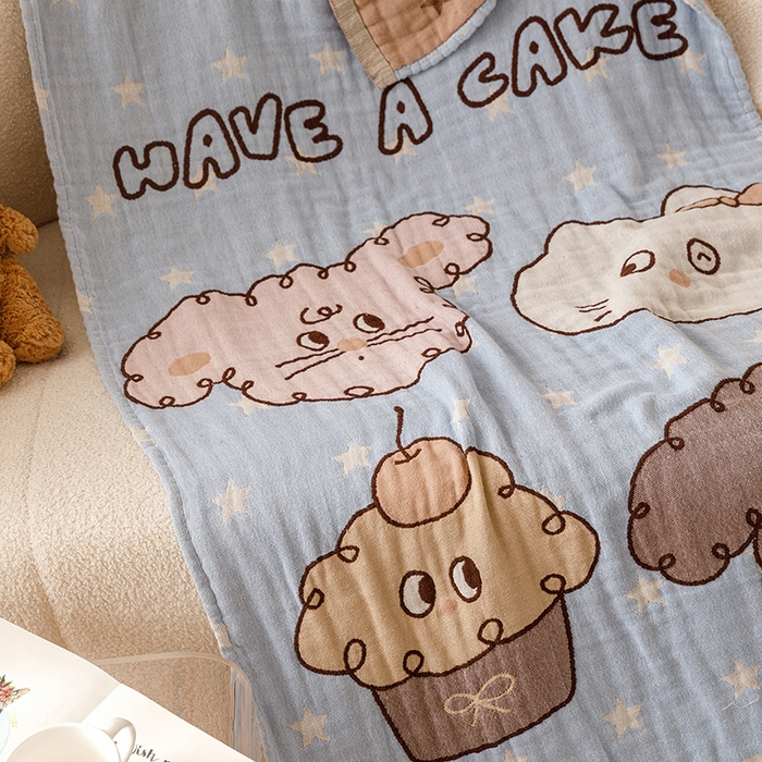 91家纺网 家纺一手货源 找家纺 麻依 2025新款全棉四层纱布浴巾披肩旅行毯 动物蛋糕