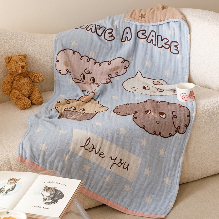 91家纺网 家纺一手货源 找家纺 麻依 2025新款全棉四层纱布浴巾披肩旅行毯 动物蛋糕