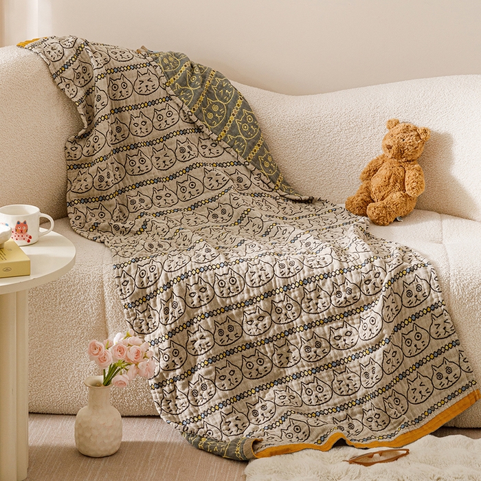 91家纺网 家纺一手货源 找家纺 麻依 2025新款全棉四层纱布浴巾披肩旅行毯 搞怪猫