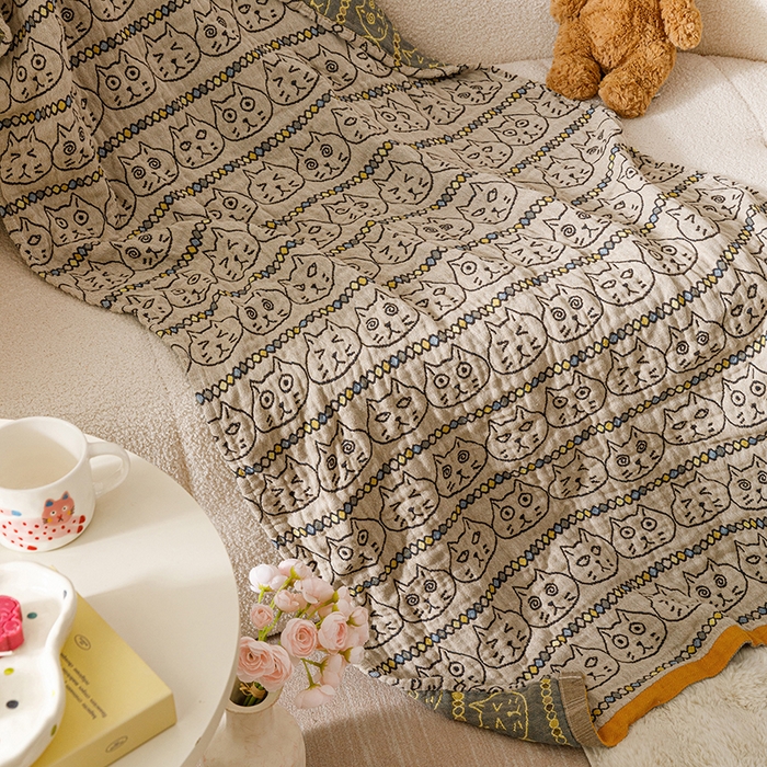 91家纺网 家纺一手货源 找家纺 麻依 2025新款全棉四层纱布浴巾披肩旅行毯 搞怪猫